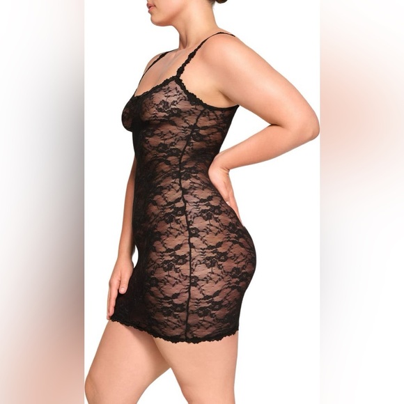 ✨RARE✨ SKIMS Sexy Stretch Lace Slipdress - Picture 5 of 6